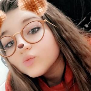 Meet your Posher, Caitlin